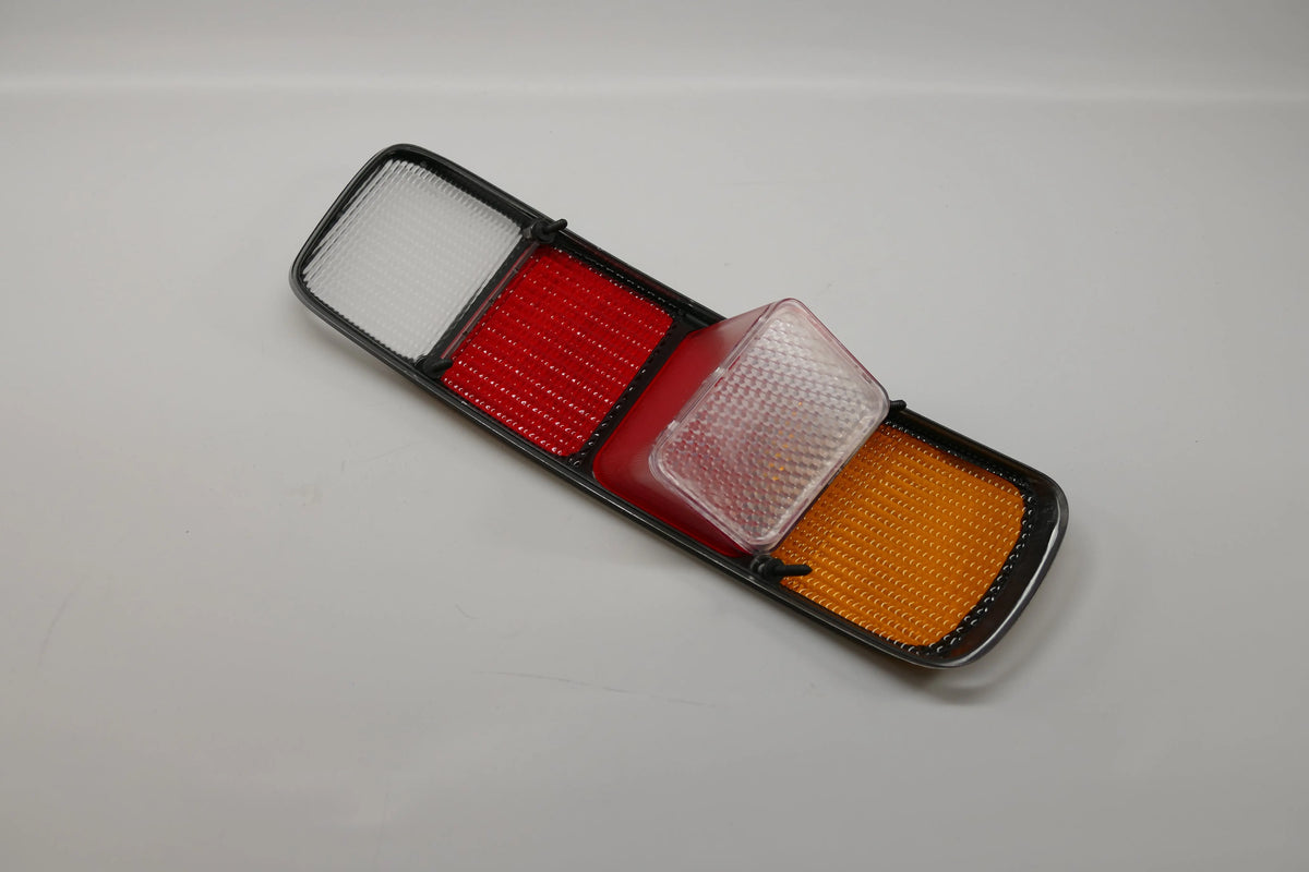 ポルシェ928 S2 リアライト右側 928 631 934 05 - Rear Tail Light Lens Right 77 to 86 - ROW