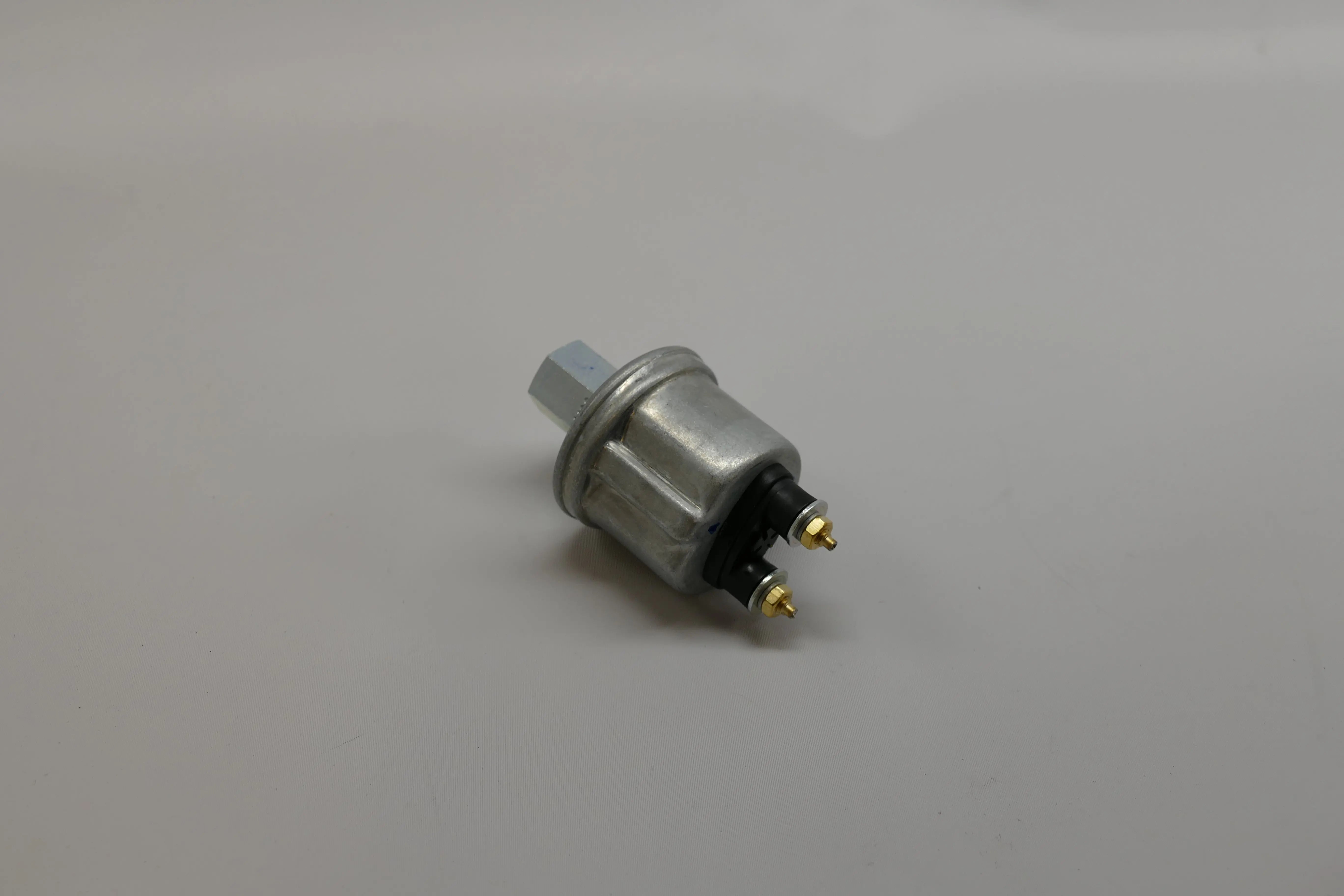 928 606 150 01 - AC High Pressure Switch - 87 to 92| 928sRus, Inc.