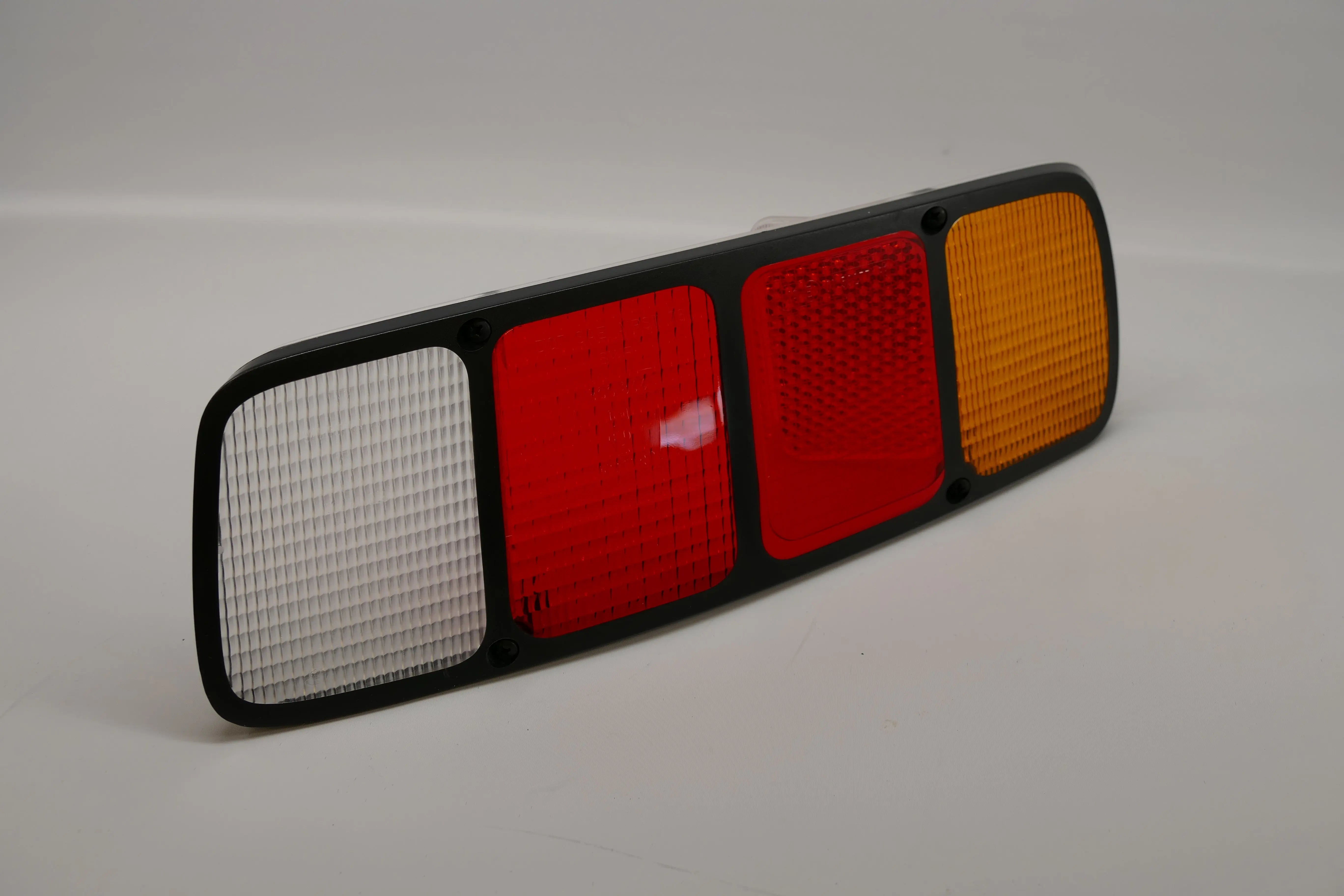 ポルシェ928 S2 リアライト右側 928 631 934 05 - Rear Tail Light Lens Right 77 to 86 - ROW