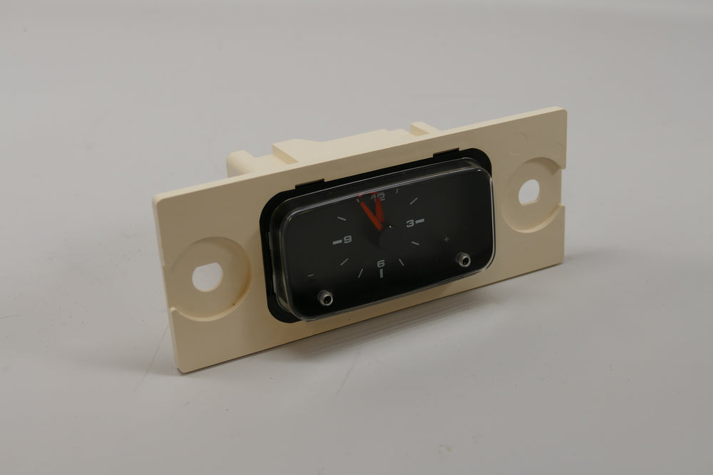 An analog clock for Porsche 928s.
