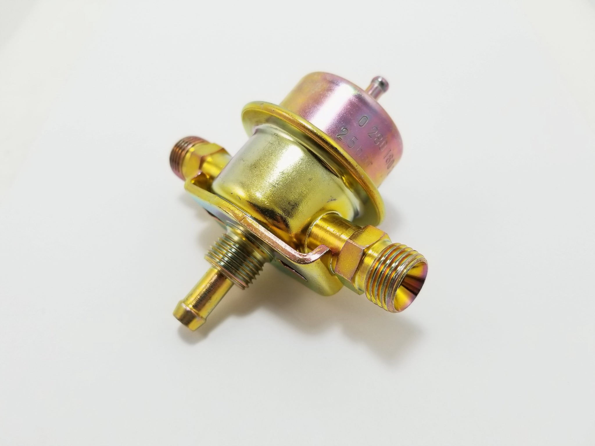 928 110 198 26 - Fuel Pressure Regulator - Rear Right - 80 to 86