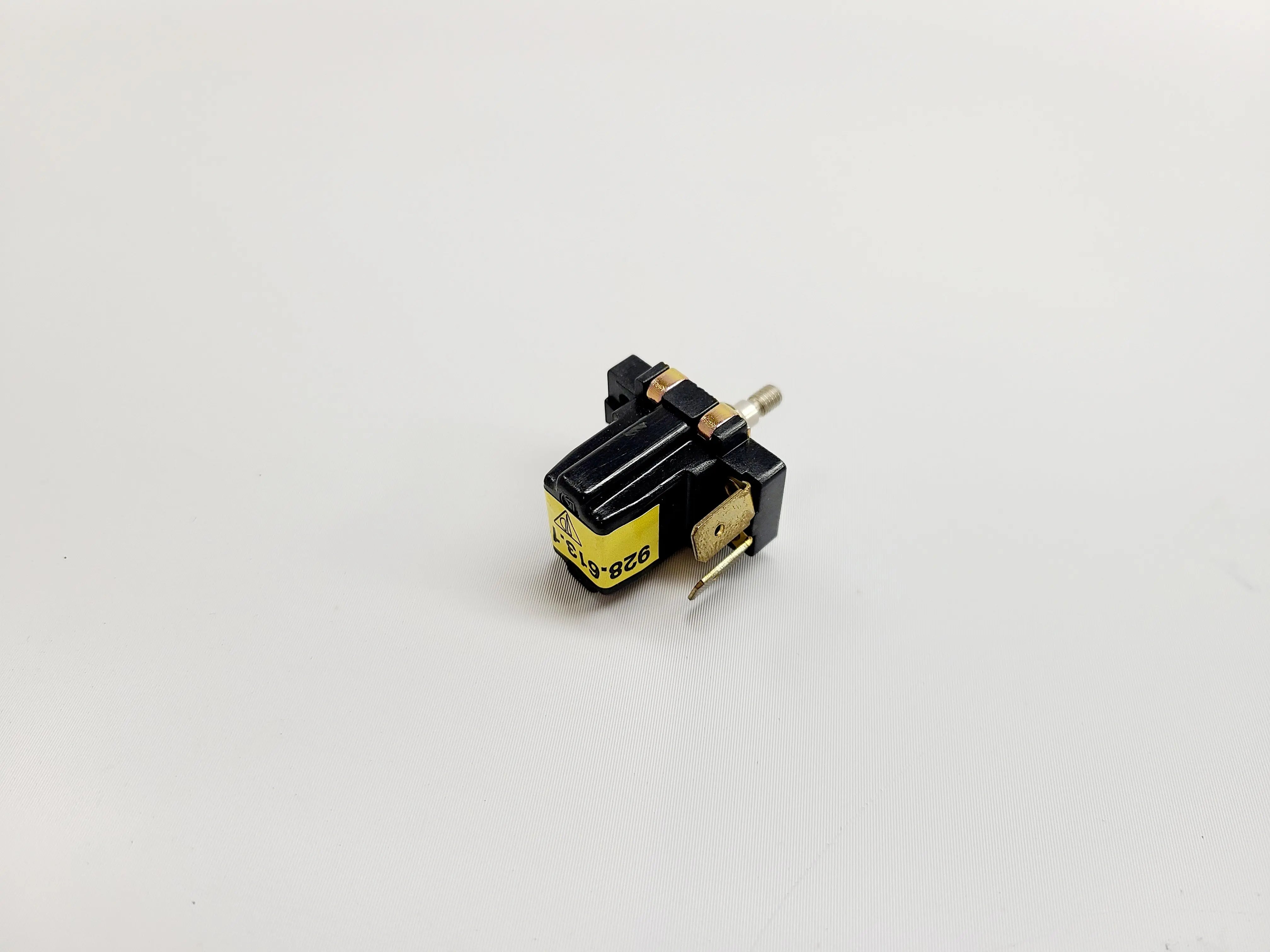 928 613 114 00 - Pull Switch for Rear Hatch - 84 to 95 Left & 84