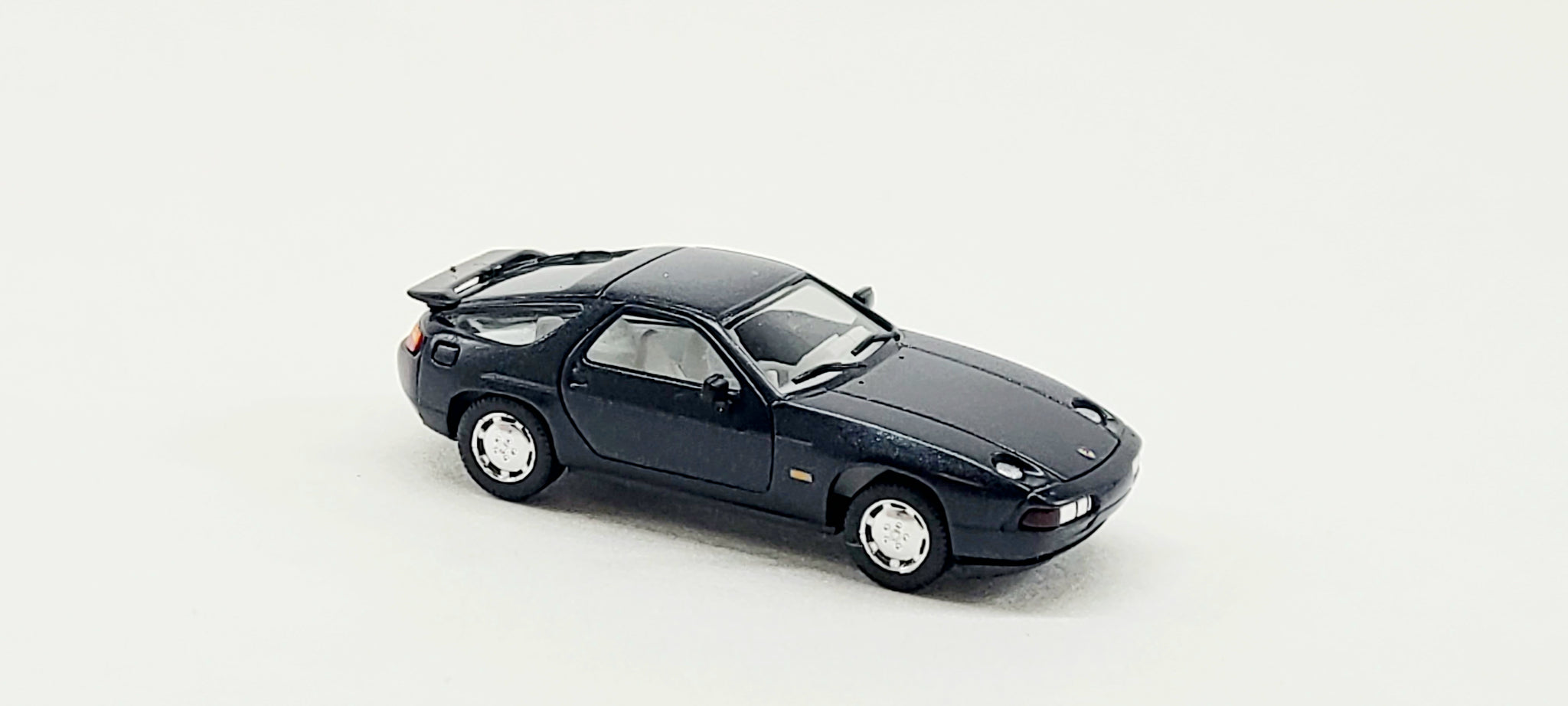 HERPA 1:87 Scale Porsche 928 S4 Black No Sunroof Model in ...
