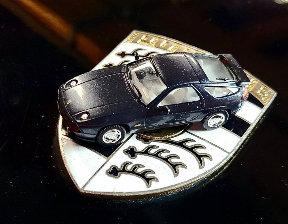 HERPA 1:87 Scale Porsche 928 S4 Black 